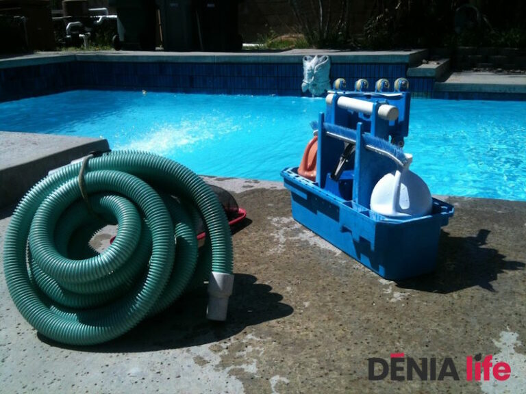 swimming-pool-services
